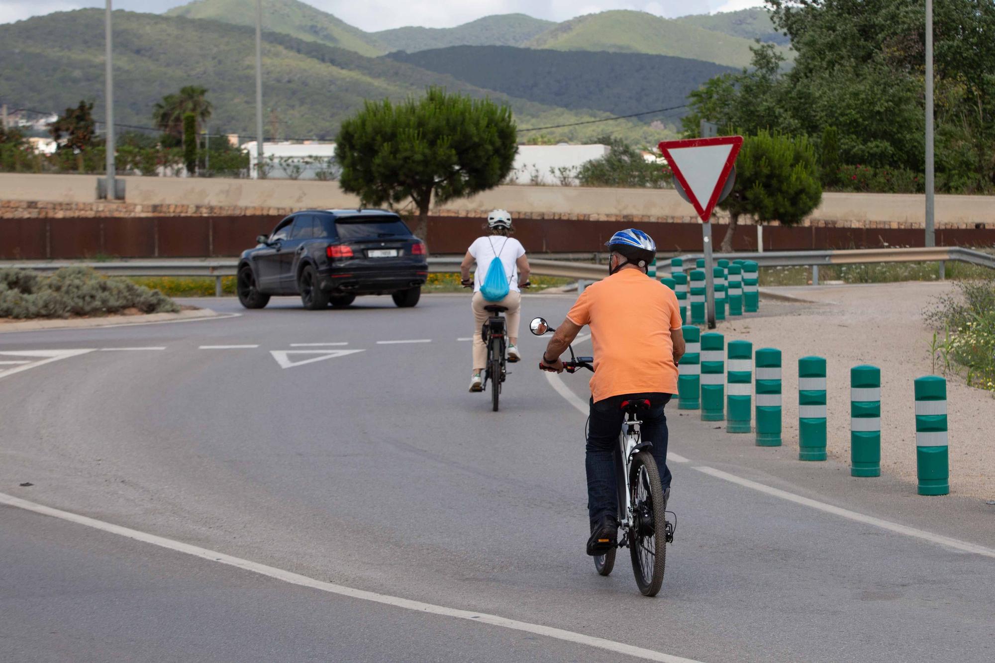 Una ‘bicicletada’ en Jesús reúne a 40 personas para exigir mejoras en la conectividad