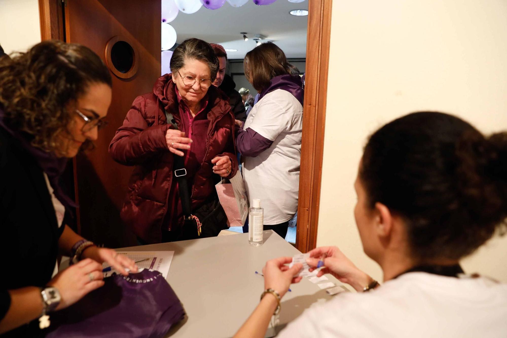 EN IMÁGENES: Así fue el encuentro de mujeres sordas en el palacio Valdecarzana de Avilés