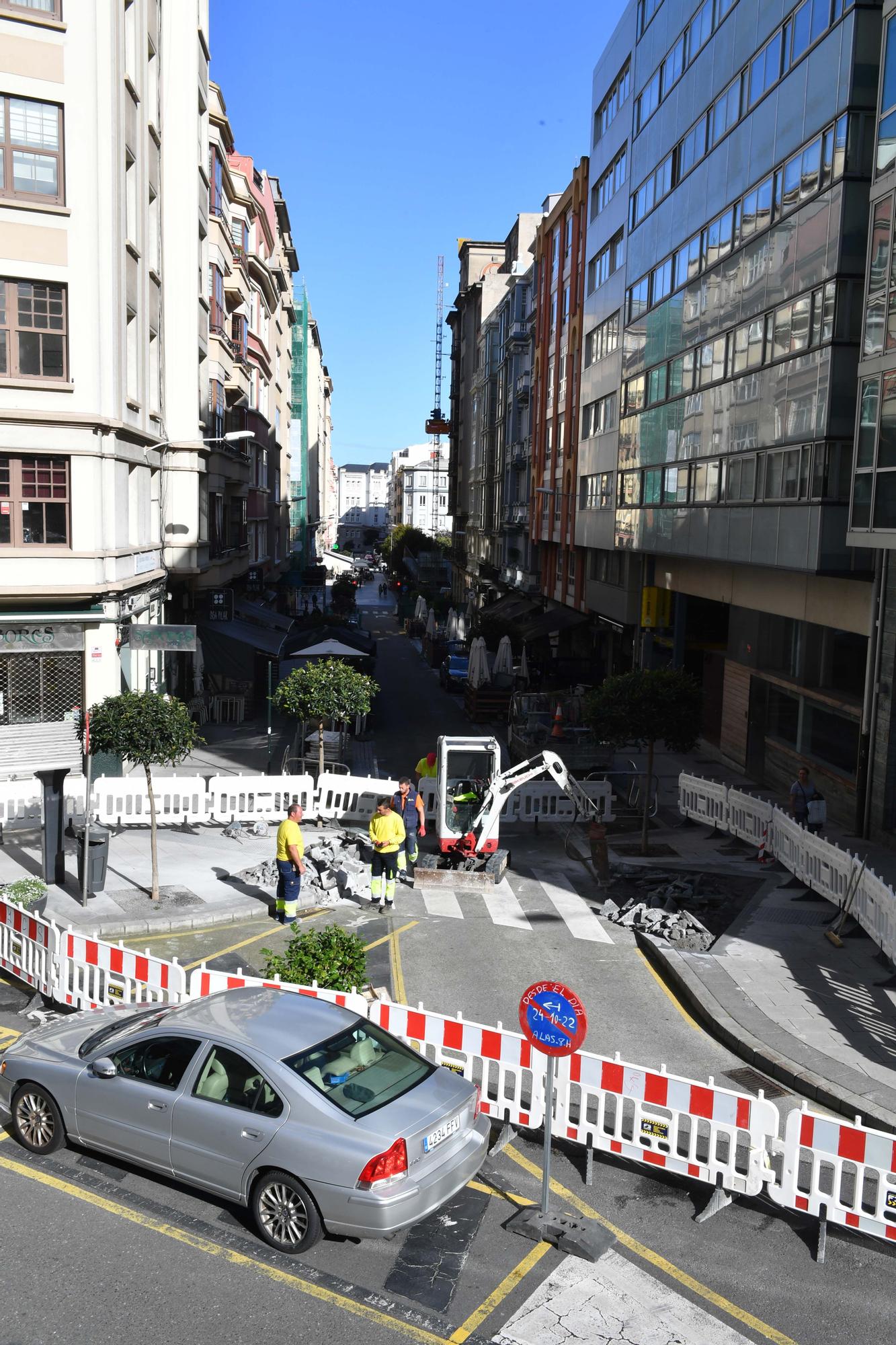 Arrancan las obras de peatonalización en la calle Emilia Pardo Bazán