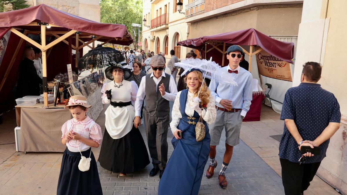 Así se celebra la Feria Modernista en Novelda