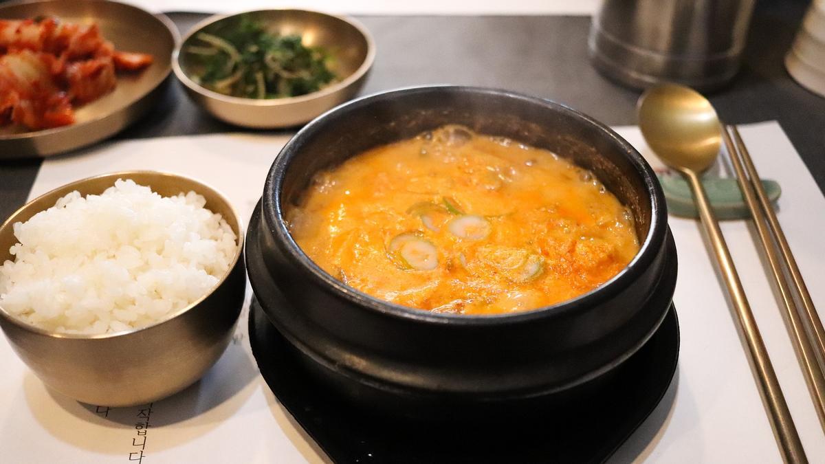 Las cremas de verduras son una buena opción para cenar y  adelgazar.