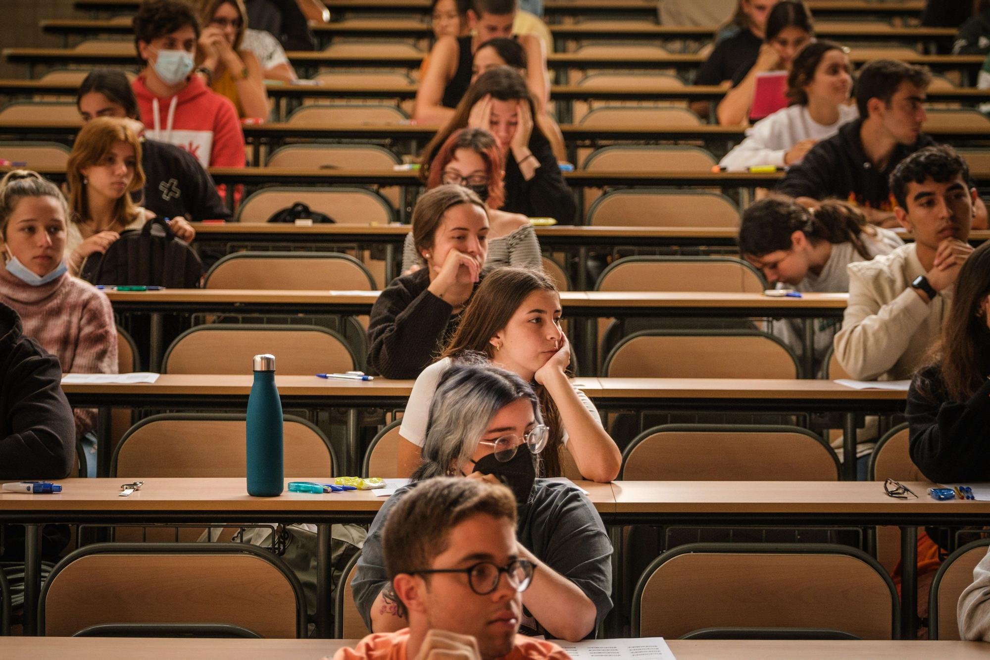 Primer día de la EBAU 2022 en la Universidad de La Laguna