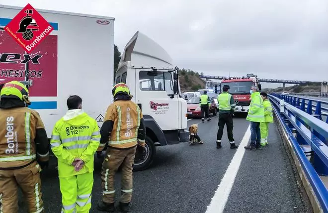 La avería de un camión causa grandes retenciones en la A7 a la altura de Muro