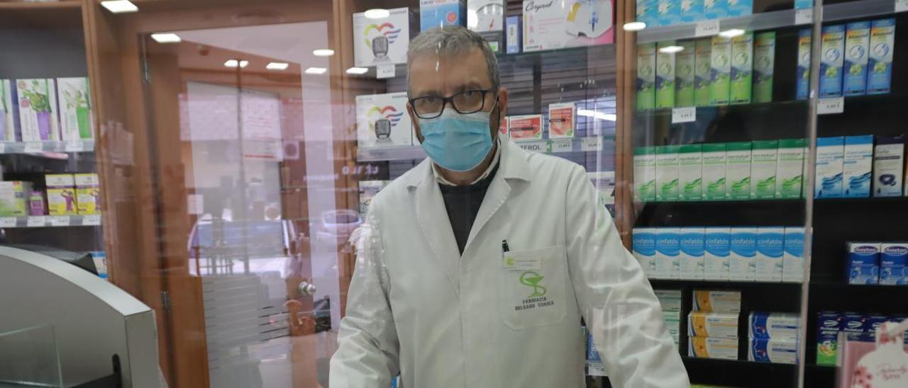 Así se usa un test covid de venta en farmacias.