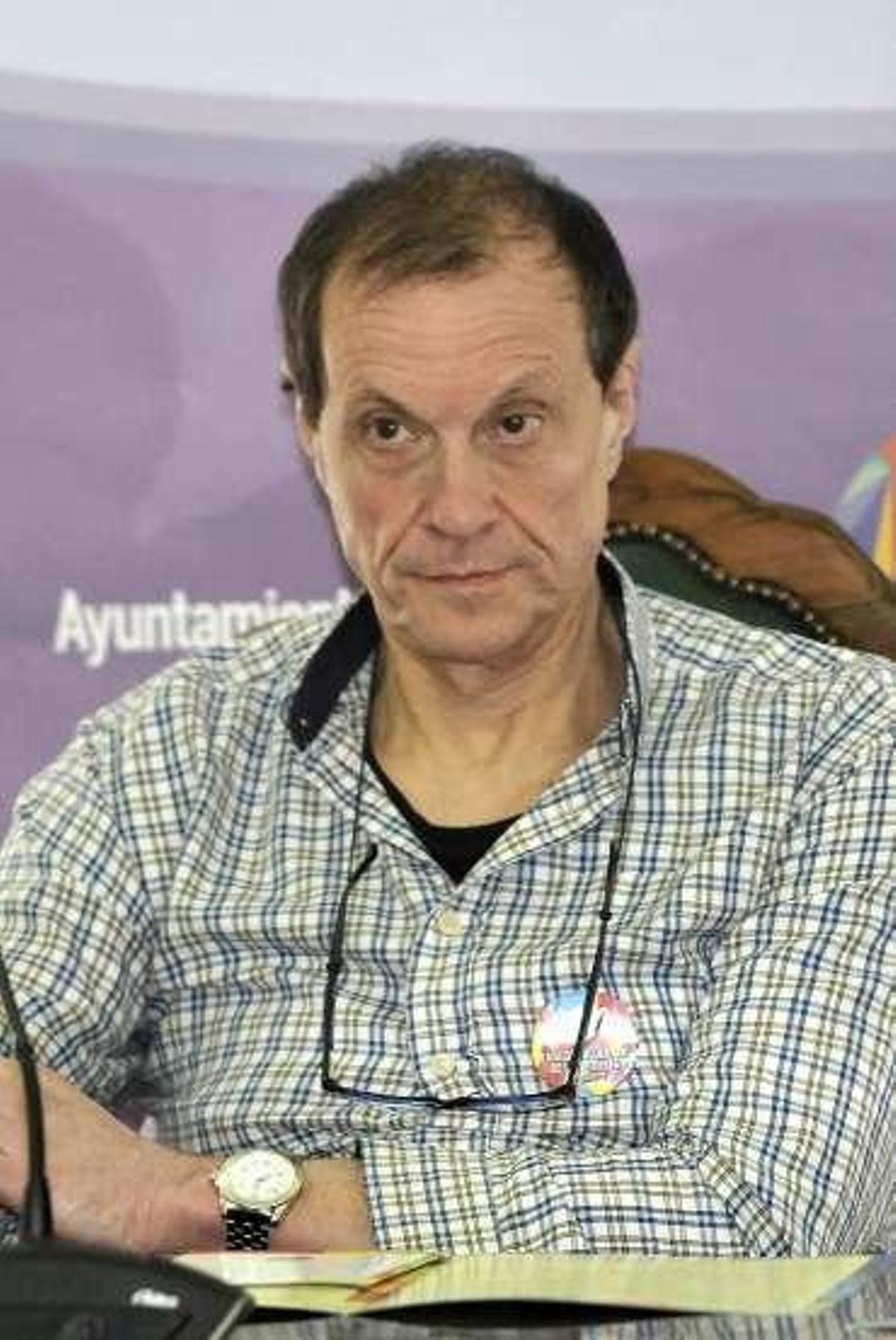 El juez avala la retirada de la imagen de la Virgen del Carbayu del Ayuntamiento