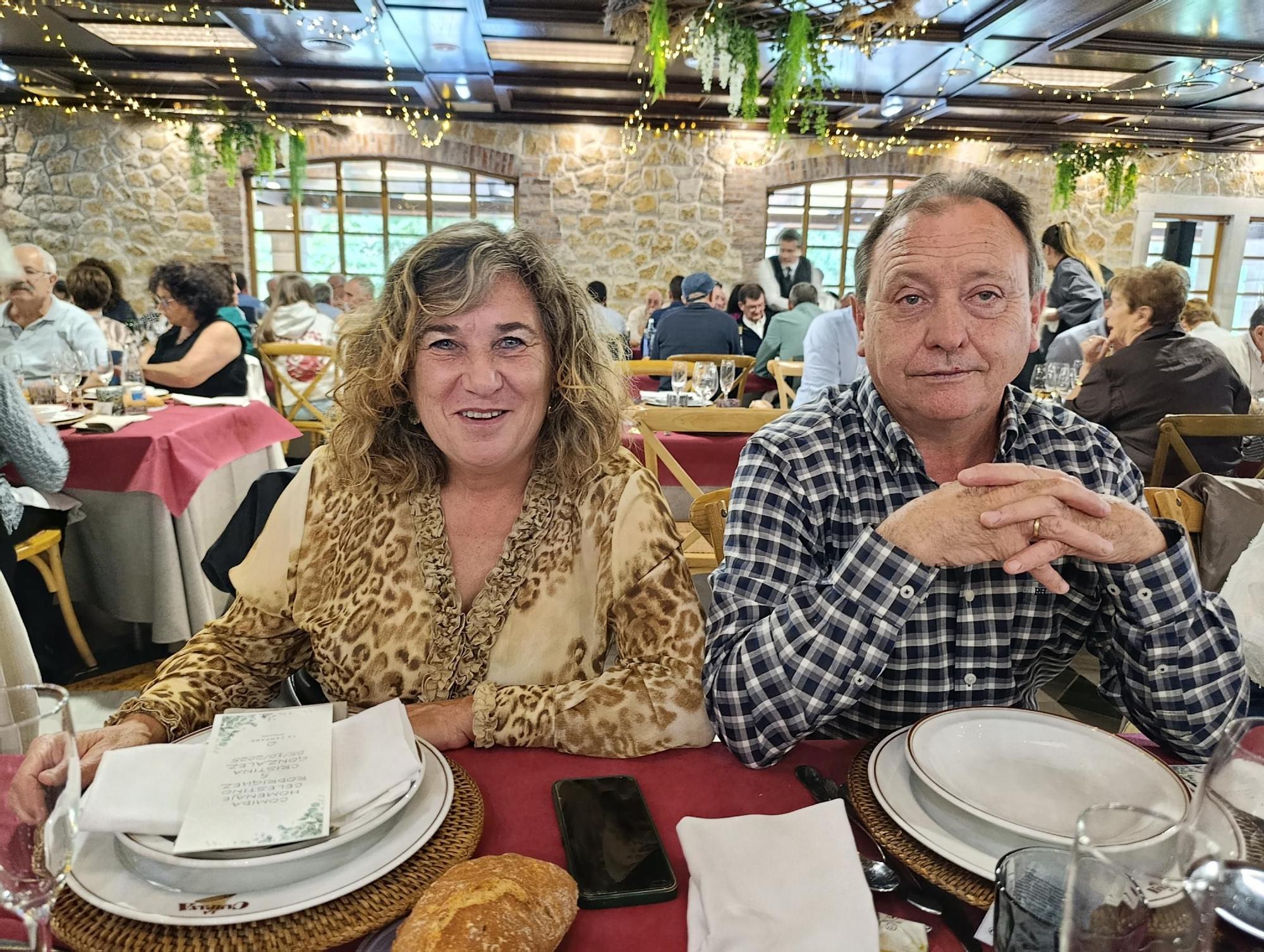 Emotivo y multitudinario homenaje a los sanitarios de Villabona