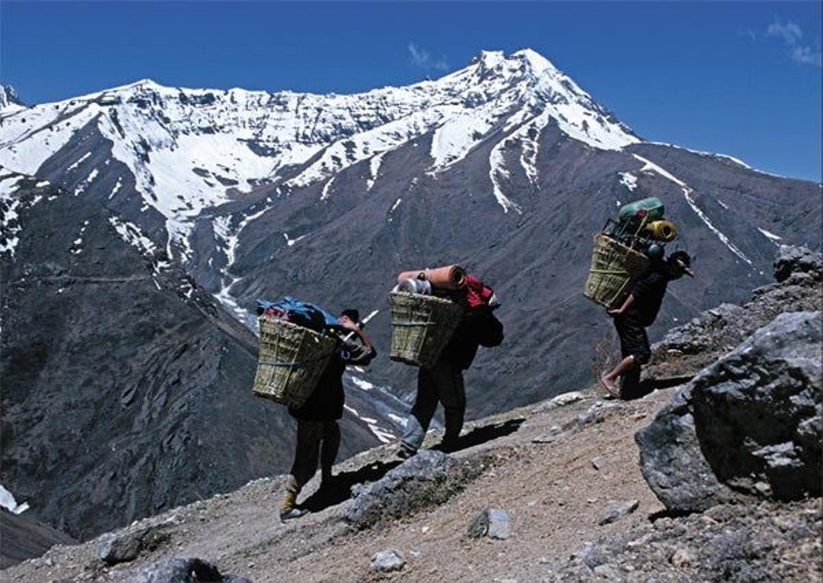 El trekking hacia el campamento base del Everest es una de las rutas predilectas para los viajeros.