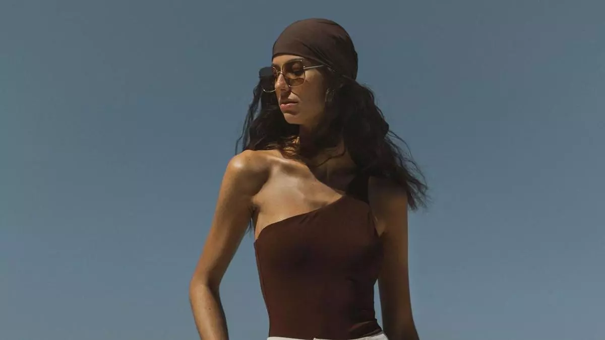 Siete looks para ir  a la playa con estilo