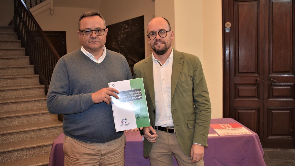 D&#039;esquerra a dreta: Josep Lara, president del Consell Comarcal del Berguedà; i David Font, alcalde de Gironella