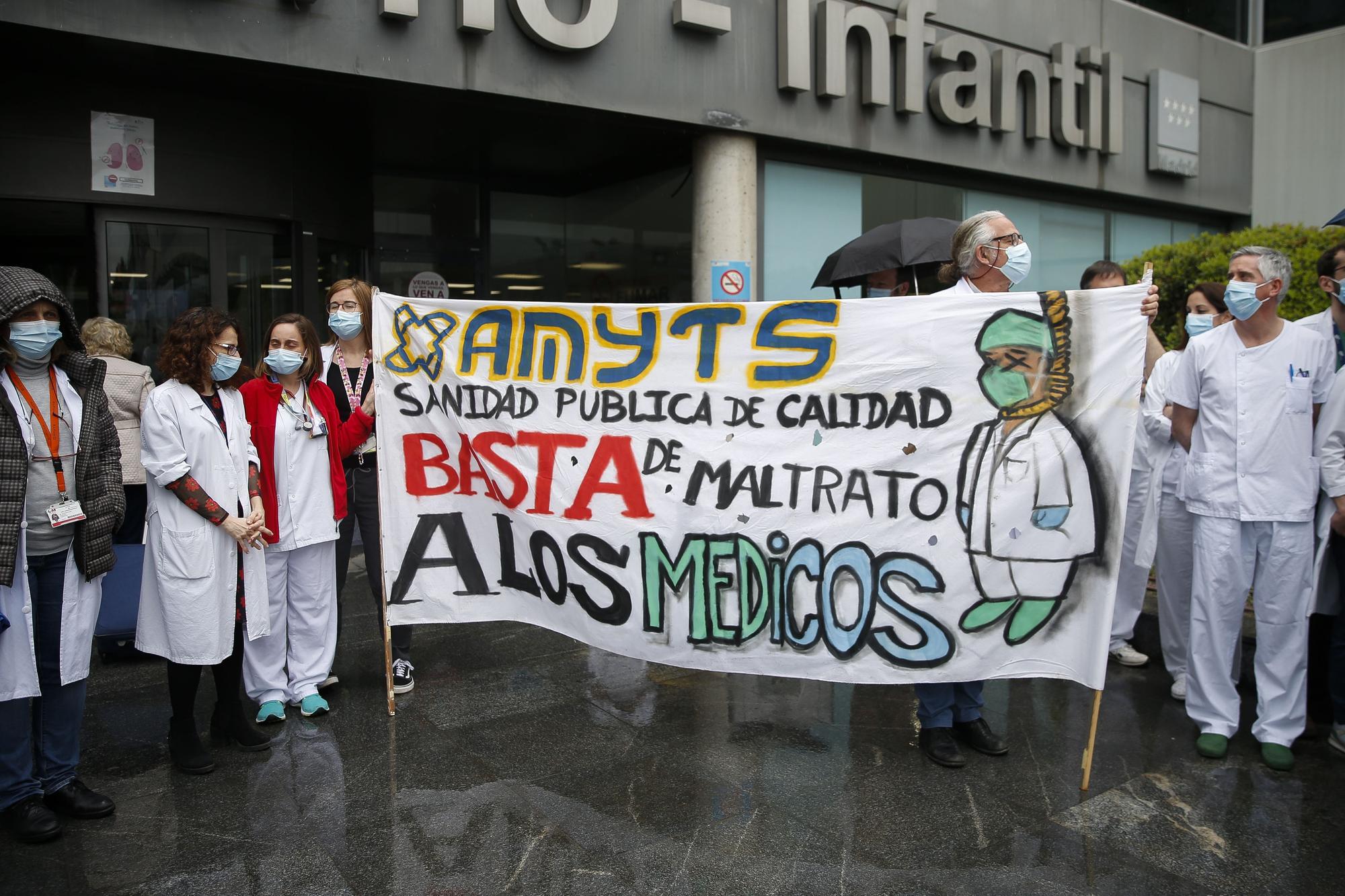 Protesta de médicos por la temporalidad