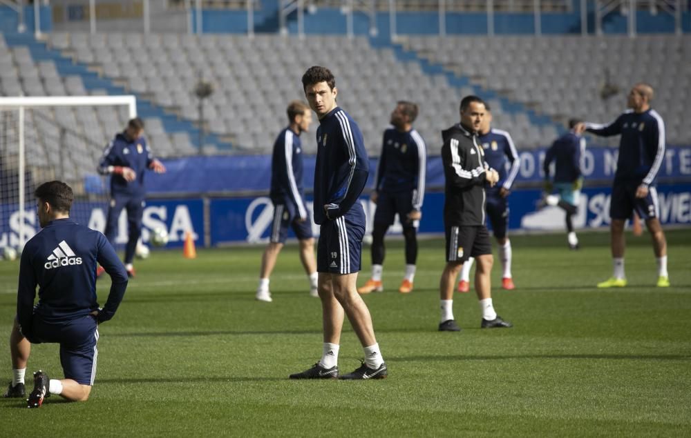 Entrenamiento del Real Oviedo de fútbol en el Carl