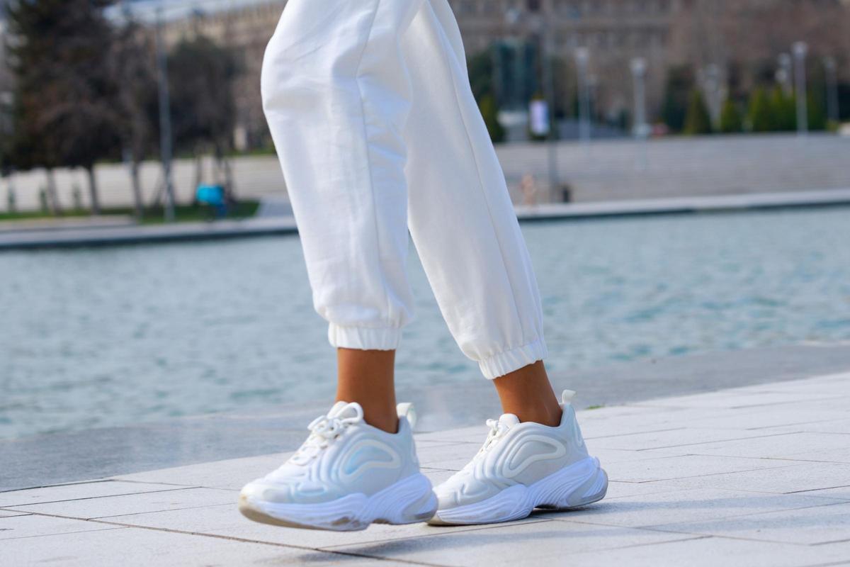 Las enfermeras lo tienen claro: estas son las mejores zapatillas para evitar los pies hinchados tras muchas horas de pie