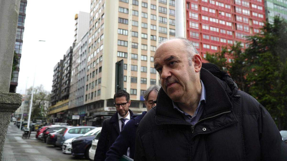 El lotero de San Agustín, a su llegada a una de las sesiones del juicio, en abril.