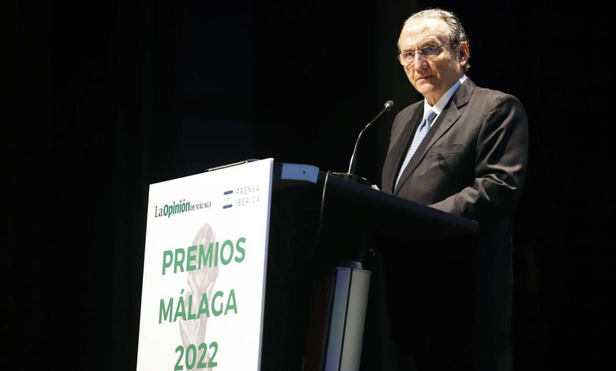 José Ramón Mendaza, director de La Opinión; Francisco de La Torre, alcalde de Málaga; Javier Moll, presidente de Prensa Ibérica; Juan Manuel Moreno Bonilla, presidente de la Junta de Andalucía; Arantza Sarasola, vicepresidenta de Prensa Ibérica; Francisco Salado, presidente de la Diputación de Málaga, y Sergi Guillot, director general de Prensa Ibérica.