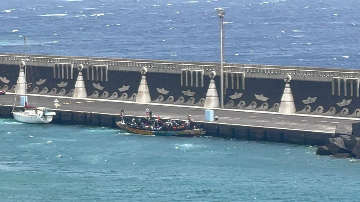 El cuarto cayuco que llega a El Hierro en este mes de agosto