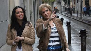 Pilar Rahola, junto a la esposa de Carles Puigdemont, Marcela Topor, en el desaparecido ’Fora de sèrie’. 