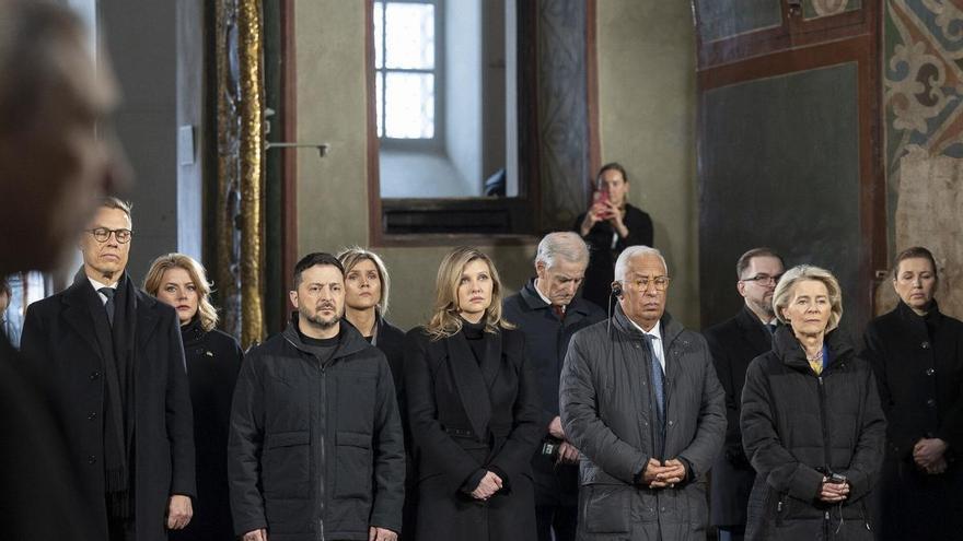 Zelenski pide una fecha para la entrada de Ucrania en la UE en el cuarto aniversario de la guerra