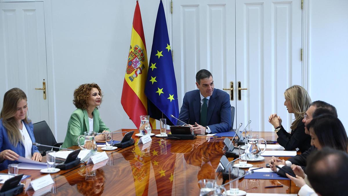 El apagón aviva el debate sobre el peso de las renovables y el papel de las nucleares.