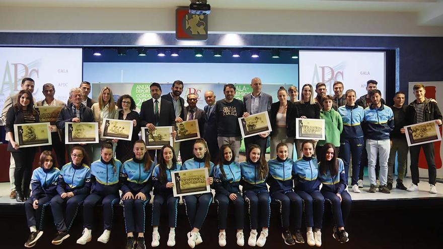 La prensa deportiva premia a Roldán, Gálvez, De Juan y al Córdoba CF