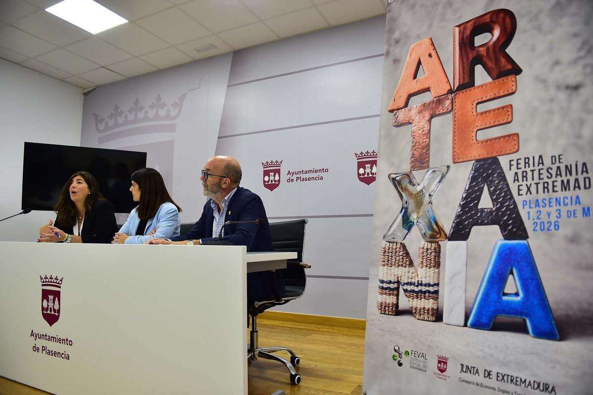 Presentación de la tercera feria regional Artexanía, que se celebrará en Plasencia.