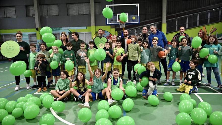 Acto celebrado ayer por el CAB en el pabellón del Frei Martín Sarmiento.   | // RAFA VÁZQUEZ