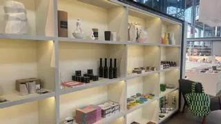 Barcelona abre una tienda municipal en el Born como escaparate de los creadores locales
