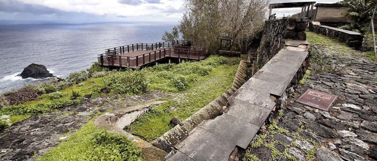 El mirador de La Atalaya, en el municipio de El Tanque, ofrece unas vistas espectaculares de Garachico y la Isla Baja.