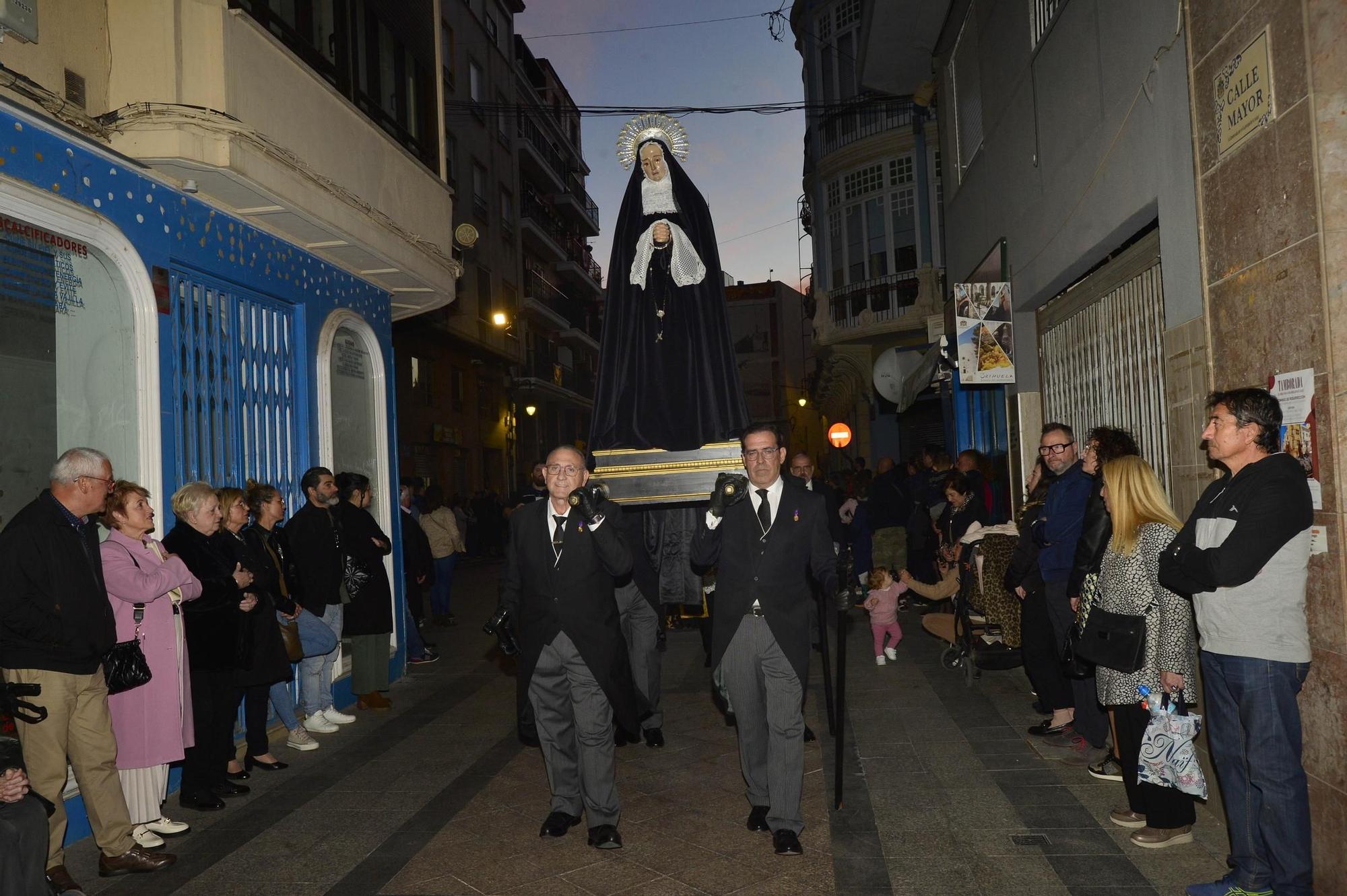 Procesion del Santo Entierro en Orihuela con el Caballero cubierto y La Diablesa