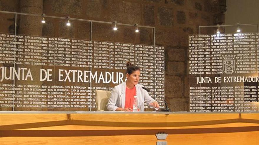 Luz verde la ley del voluntariado y nuevo impulso a la plataforma logística de Badajoz