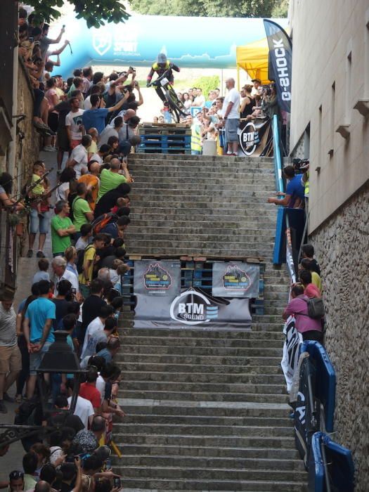 Un moment de l''Urban Downhill Show a la Pujada Sant Domènec