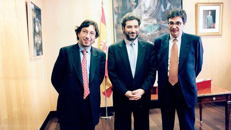 Francisco García de Diego (izq.) y Miguel Ángel Rodríguez, en una imagen de 2001.