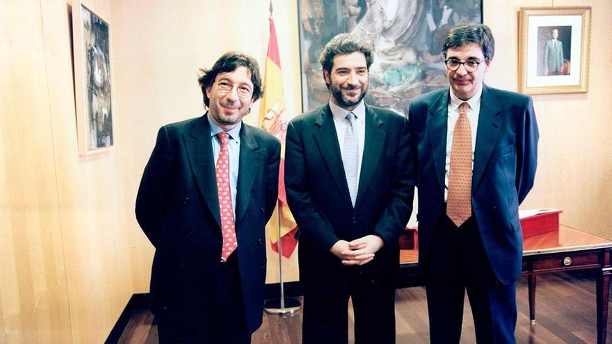 Francisco García de Diego (izq.) y Miguel Ángel Rodríguez, en una imagen de 2001.