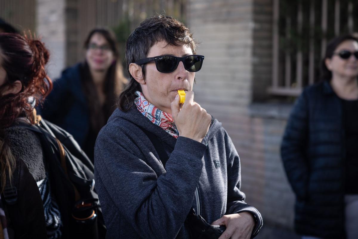 En imágenes | Nueva protesta en el IES Goya contra el profesor condenado por maltrato En imágenes | Nueva protesta en el IES Goya contra el profesor condenado por maltrato