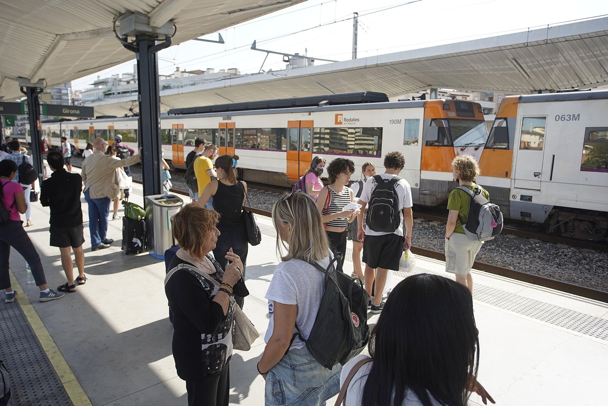 Matí caòtic a les estacions de tren de Girona