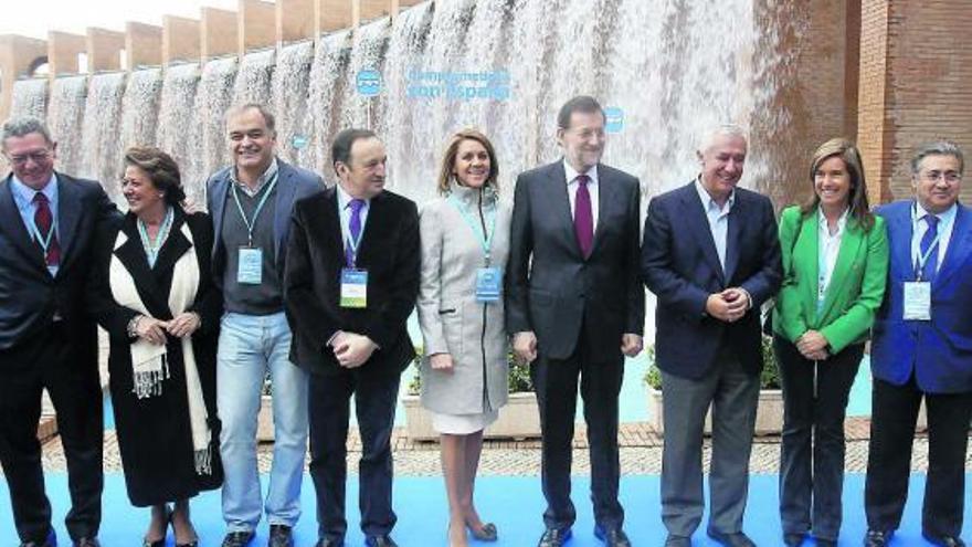 Gallardón, Barberá, González Pons, Pedro Sanz, Cospedal, Rajoy, Arenas, Ana Mato y Juan Ignacio Zoido, en el congreso.