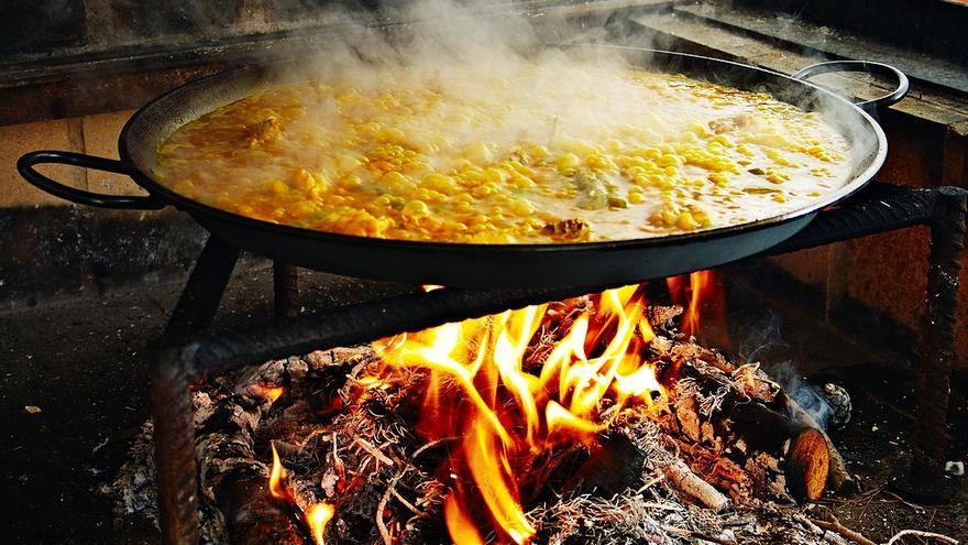 Claves para cocinar la auténtica paella valenciana.