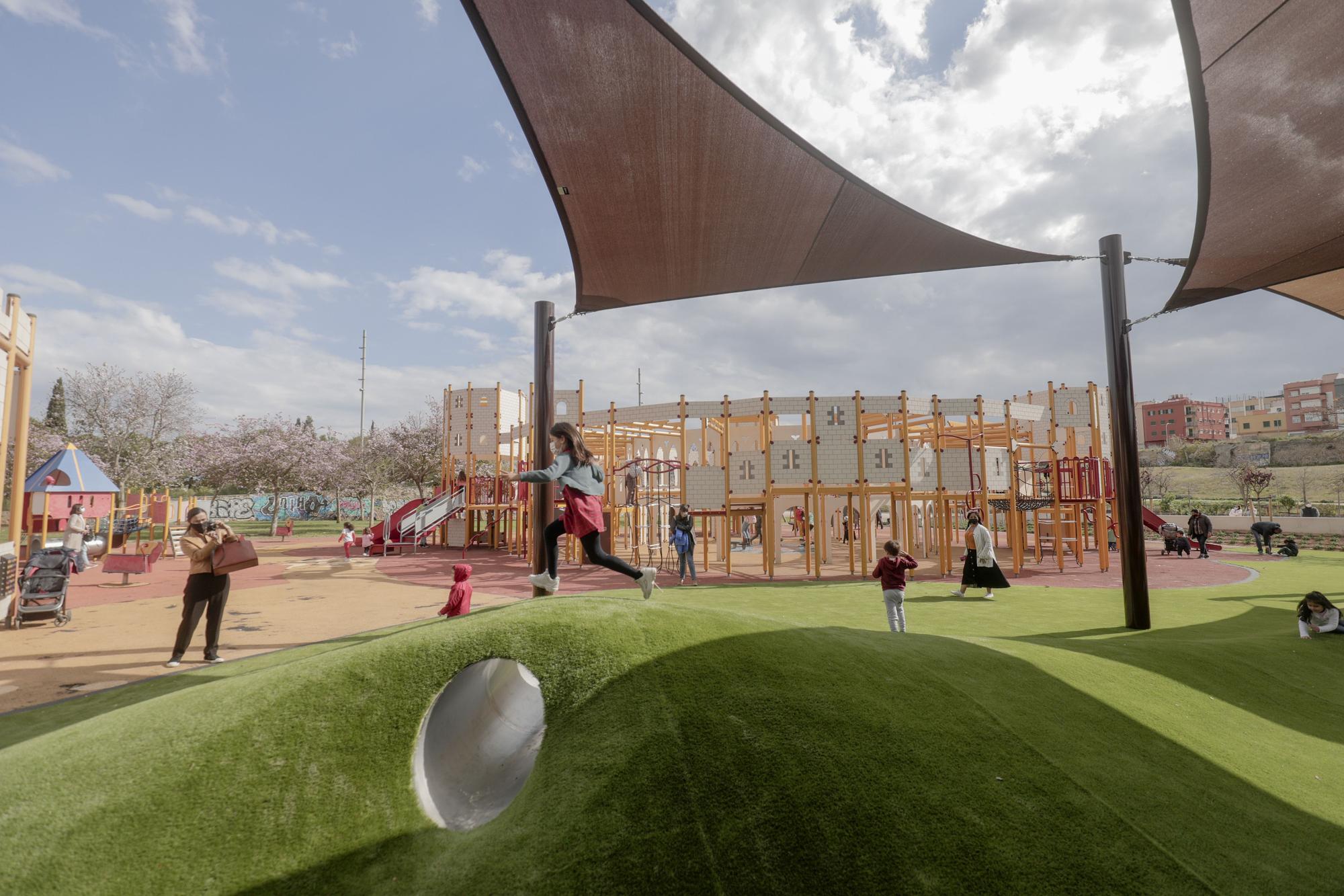 Palma inaugura su primer parque inclusivo en sa Riera