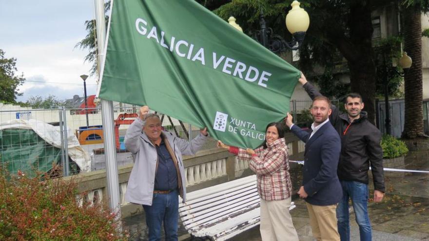 A Bandeira Verde xa ondea na Praza do Concello da Laracha