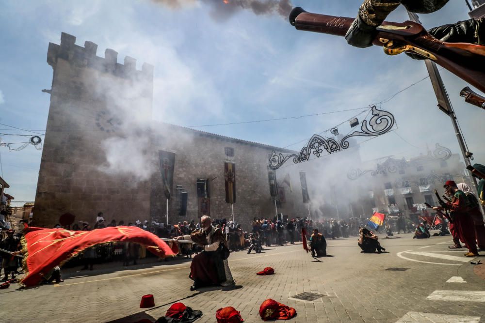 Banderas y arcabuces son protagonistas en Onil