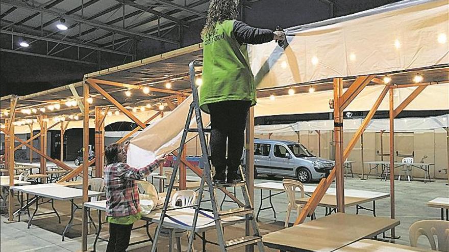 Una treintena de estands llena de espíritu navideño les Coves