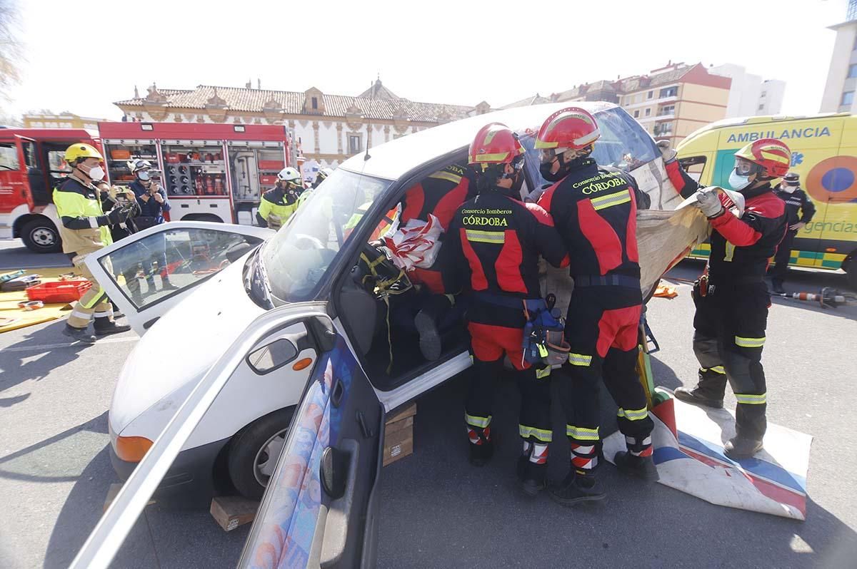 Simulacro de accidente de tráfico en la Diputación de Córdoba