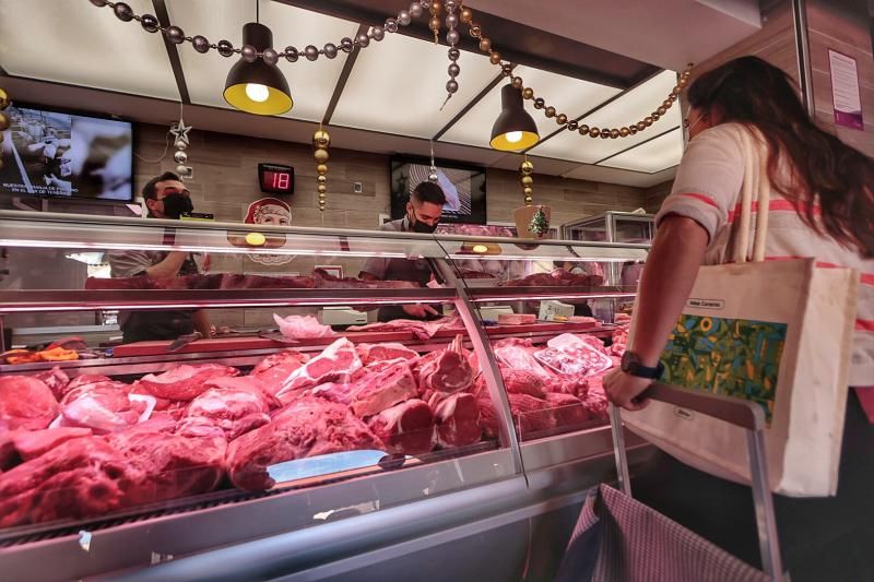 Mercado de Santa Cruz. Compras para la cena de Nochevieja