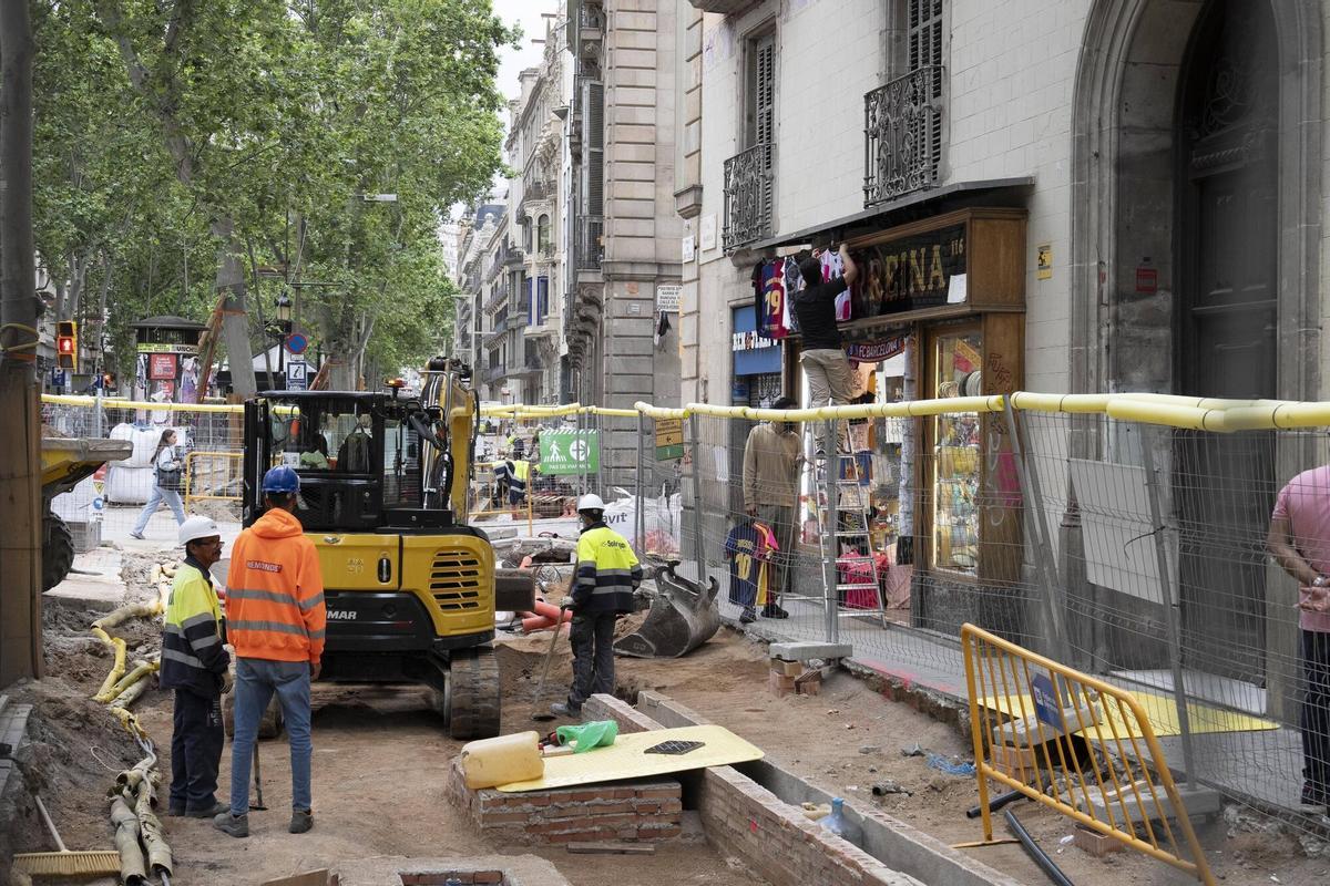 Barcelona 22/05/2025 Obras de la Rambla En la foto, obras y comercios en el lado Gòtic a la altura de Portaferrissa Fotografía de Ferran Nadeu Barcelona 22/05/2025 Obras de la Rambla En la foto, obras y comercios en el lado Gòtic a la altura de Portaferrissa Fotografía de Ferran Nadeu