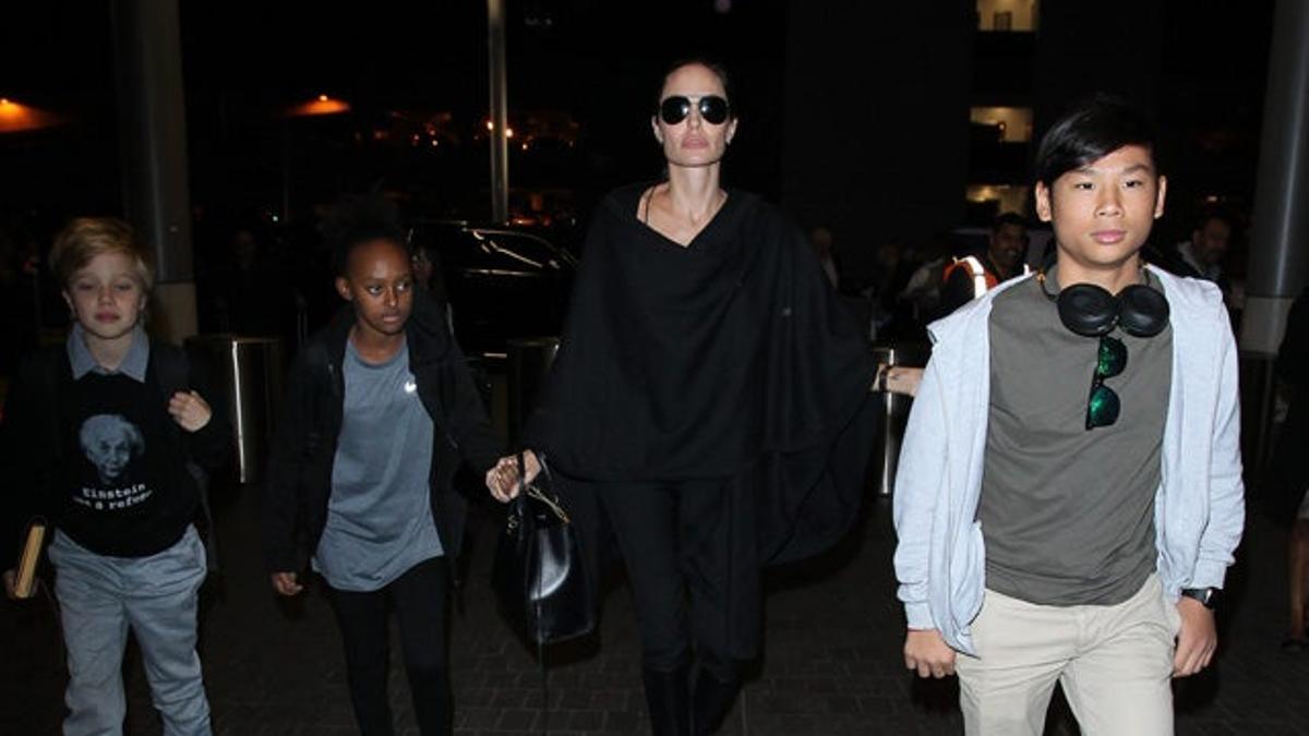 Angelina Jolie, de mudanza nocturna con sus hijos