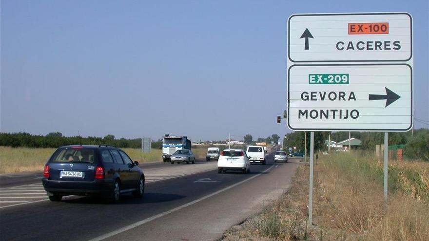 El cambio de titularidad de la carretera Badajoz-Cáceres a favor del Estado se formaliza en un mes