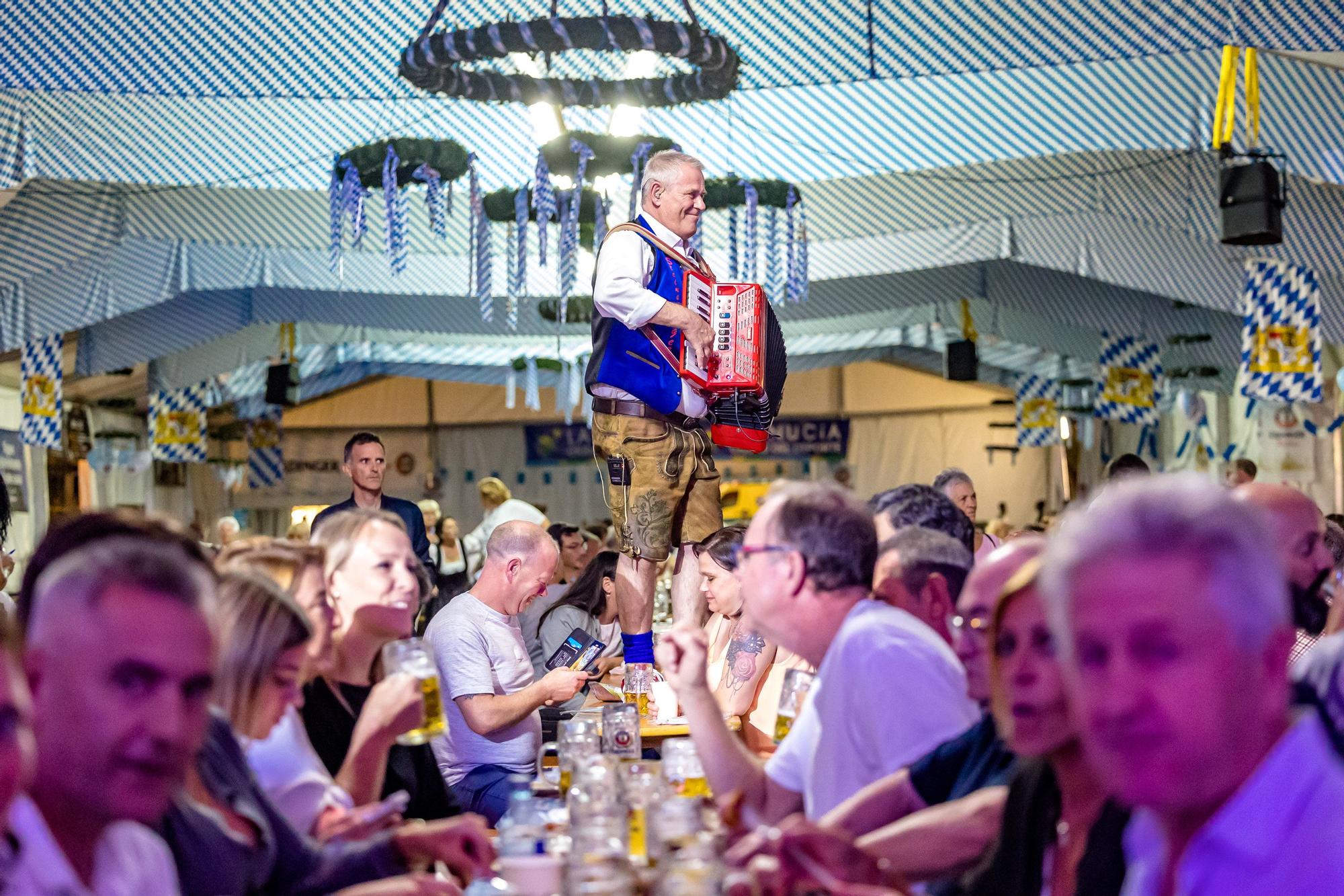 La “apertura del barril” marca el inicio de la Oktoberfest. La “Fiesta de la Cerveza” se desarrollará hasta el 16 de octubre