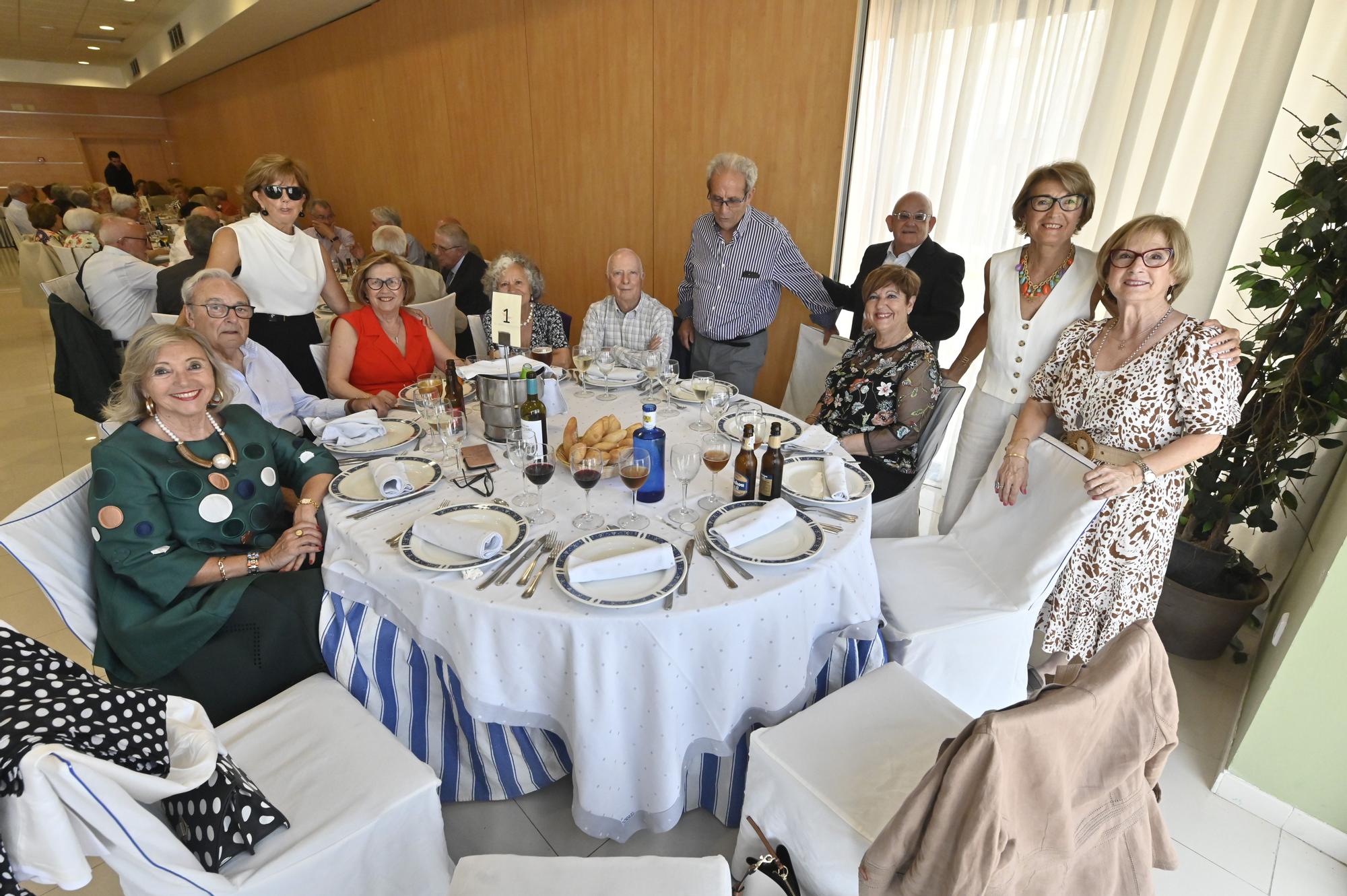 Los mayores universitarios de Castellón celebran una comida de hermandad