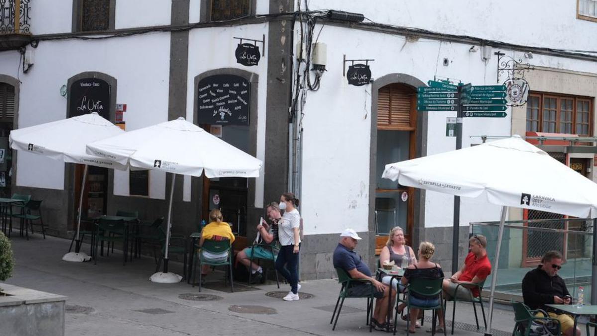 Restaurante en Arucas de uno de los familiares del niño, este miércoles. | JOSÉ CARLOS GUERRA