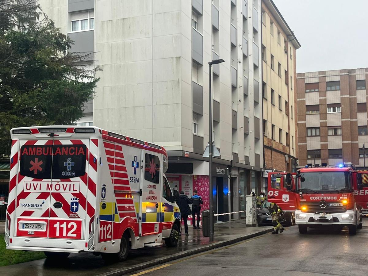 Gran despliegue por un incendio en El Llano: hubo una persona herida