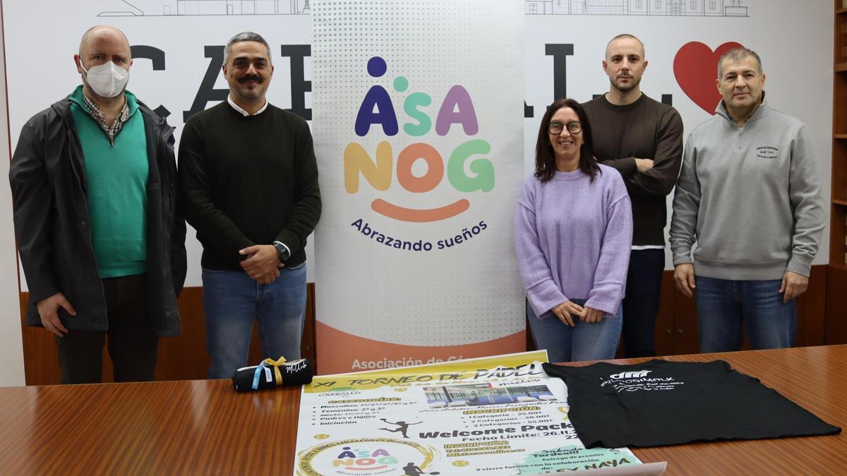 O alcalde, segundo esquerda, presidiu o acto de presentación do torneo.